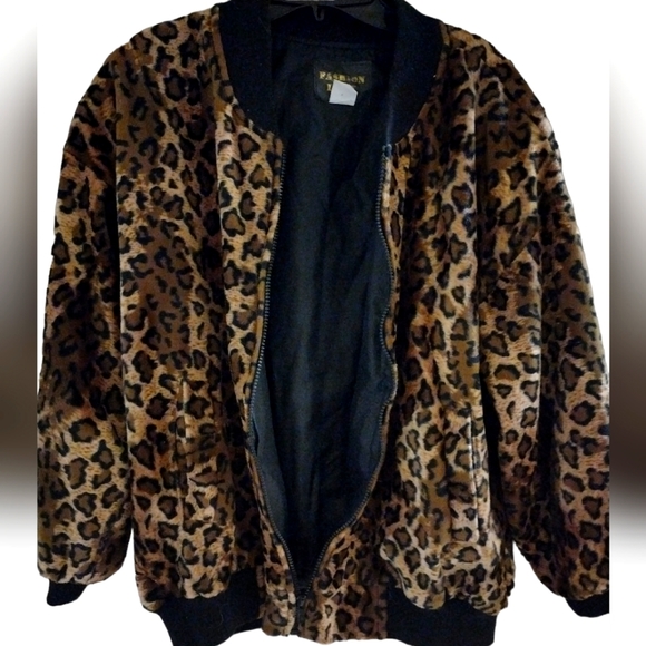 EUC Leopard print fur bomber jacket - Picture 3 of 5